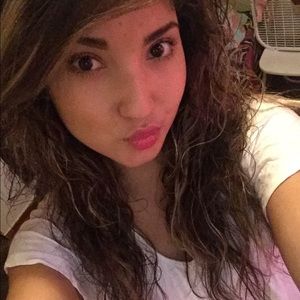 Meet your Posher, Deysi