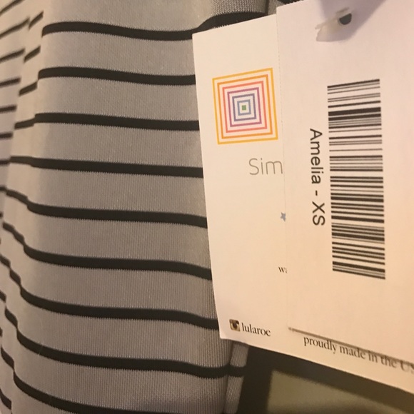 โSOLDโโญ๏ธ PRICE DROP NWT XS LuLaRoe Amelia - Picture 3 of 5
