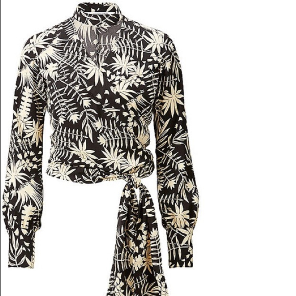 Uniqlo x Carine roitfeld cache-coeur choker blouse