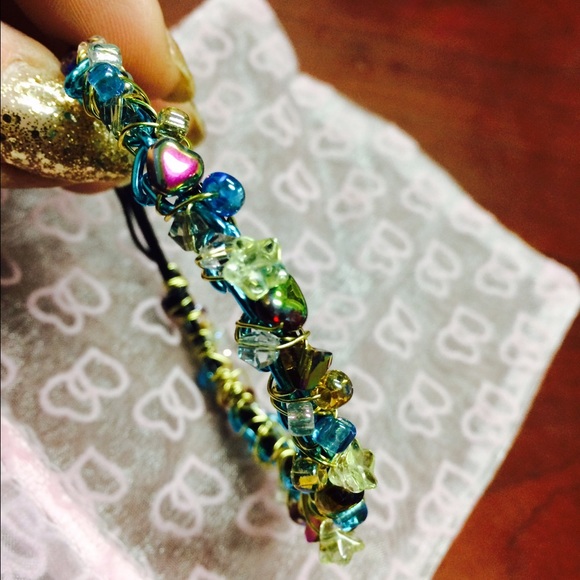 Wire wrapped bangle bracelet - Picture 1 of 2