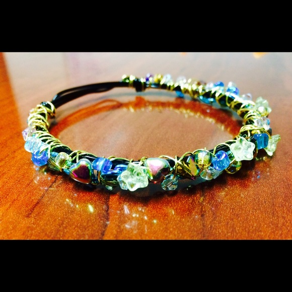 Wire wrapped bangle bracelet - Picture 2 of 2