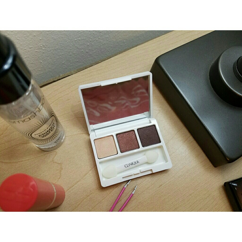 Final price! Clinique eyeshadow trio