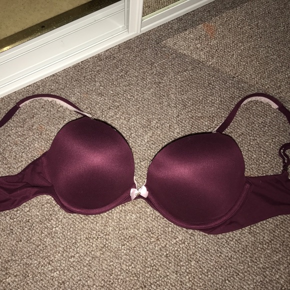 Victoria Secret Bra! - Picture 1 of 3