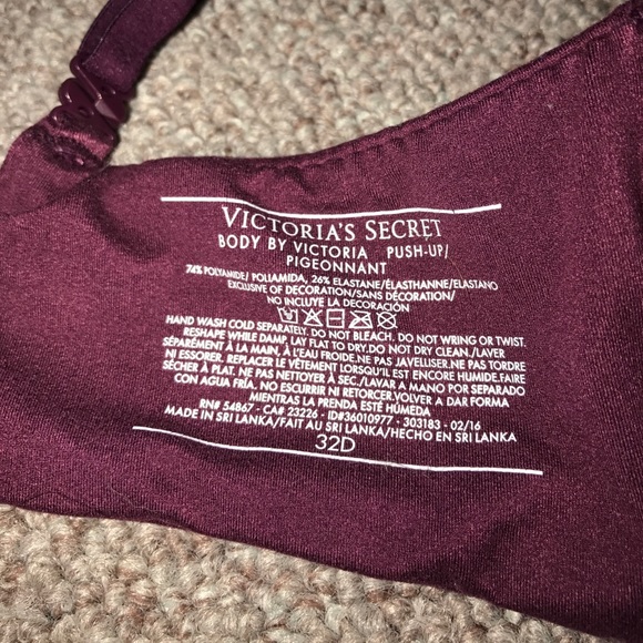 Victoria Secret Bra! - Picture 3 of 3