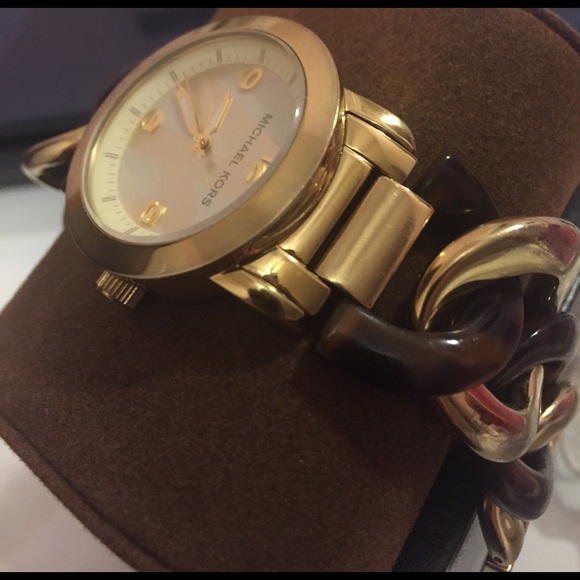 Michael Kors Women's watch - Picture 1 of 3