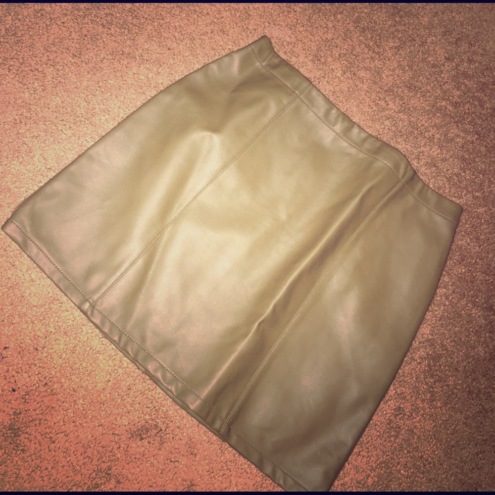 Super cute forever 21 skirt