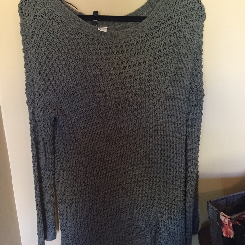 Long sleeve knit sweater