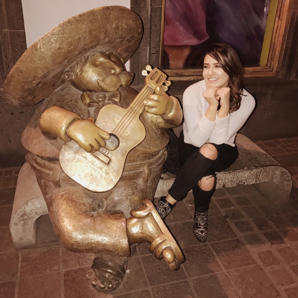 Meet your Posher, Sarai