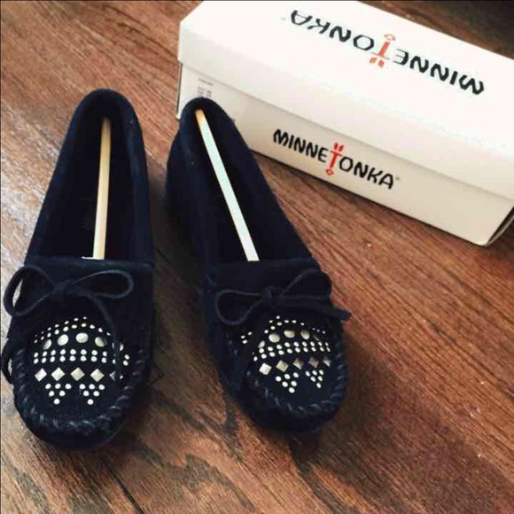 MINNETONKA Moccassins ✨ - Picture 1 of 4