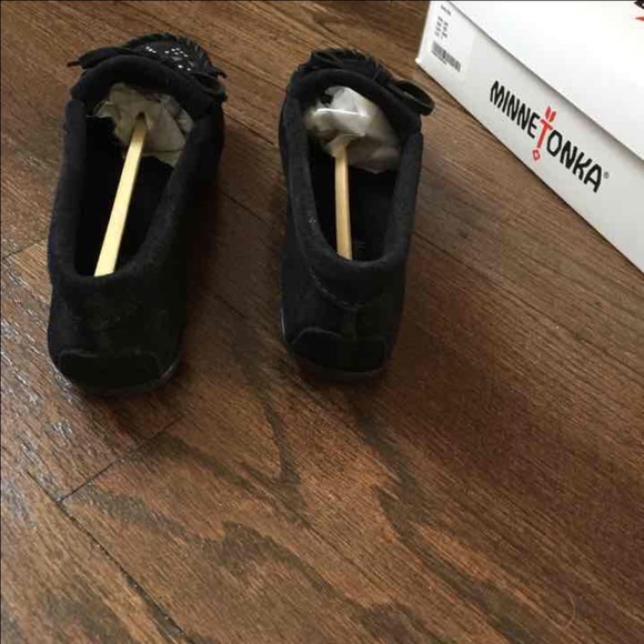 MINNETONKA Moccassins ✨ - Picture 2 of 4
