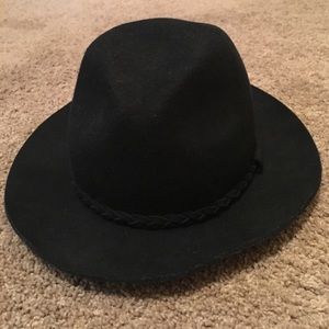Black fedora hat