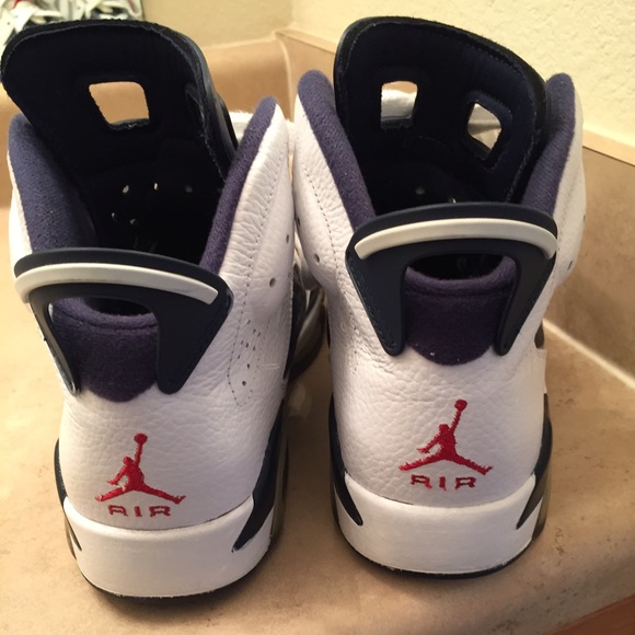 BLUE AND WHITE JORDAN 6's SIZE 9.5 - Picture 4 of 6