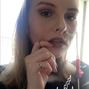 Meet your Posher, Claire