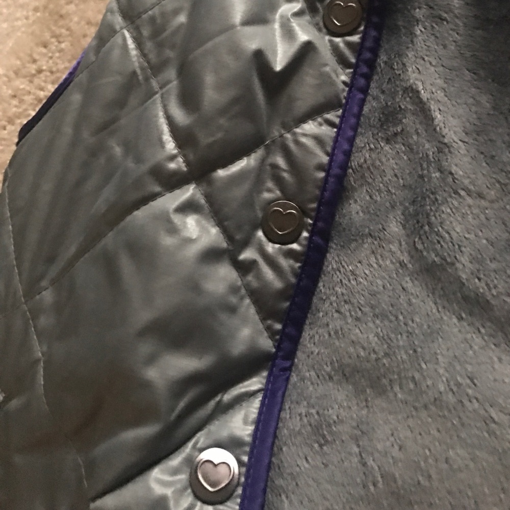 Vest - Picture 3 of 3