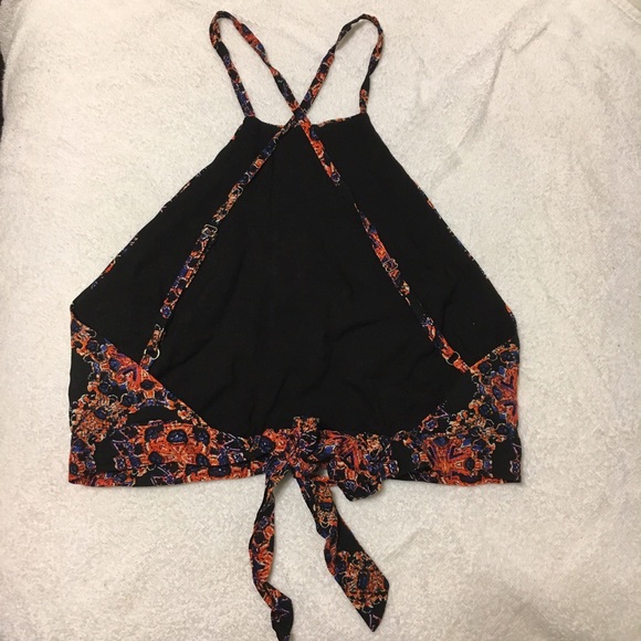 LF / Mika & Gala Coachella Halter Crop Top - Picture 2 of 7