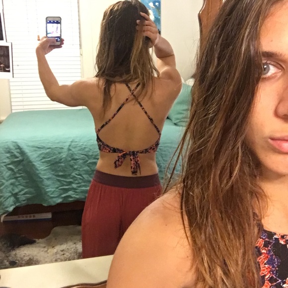 LF / Mika & Gala Coachella Halter Crop Top - Picture 7 of 7