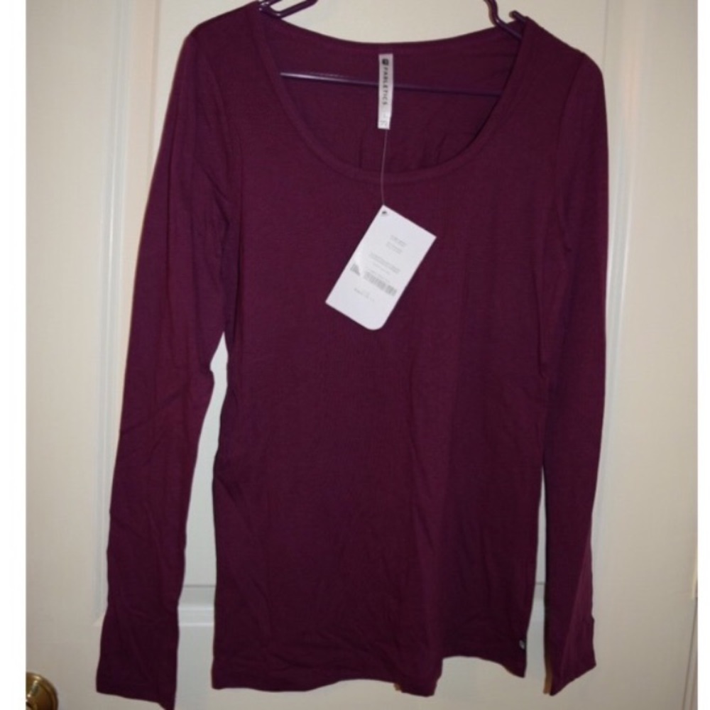 Fabletics Scoop Tee LS II