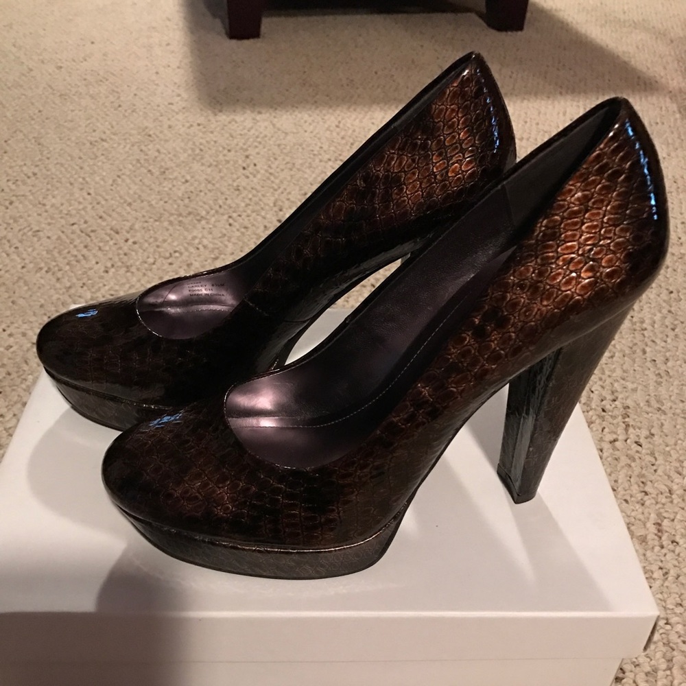 Size 8.5 Calvin Klein bronze shoes