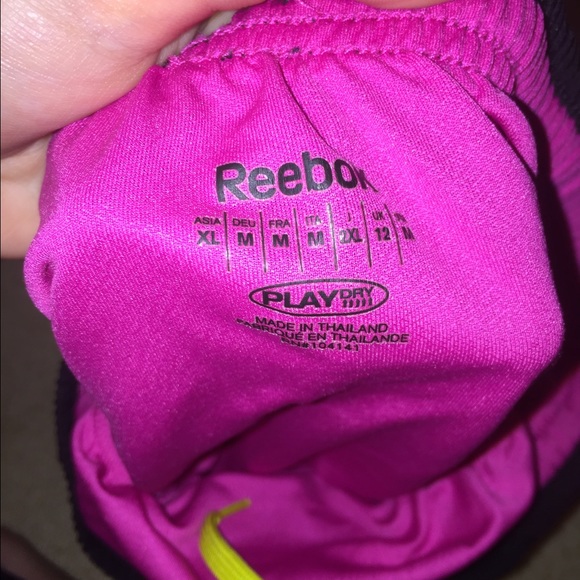 Reebok, women's athletic shorts - Picture 3 of 3