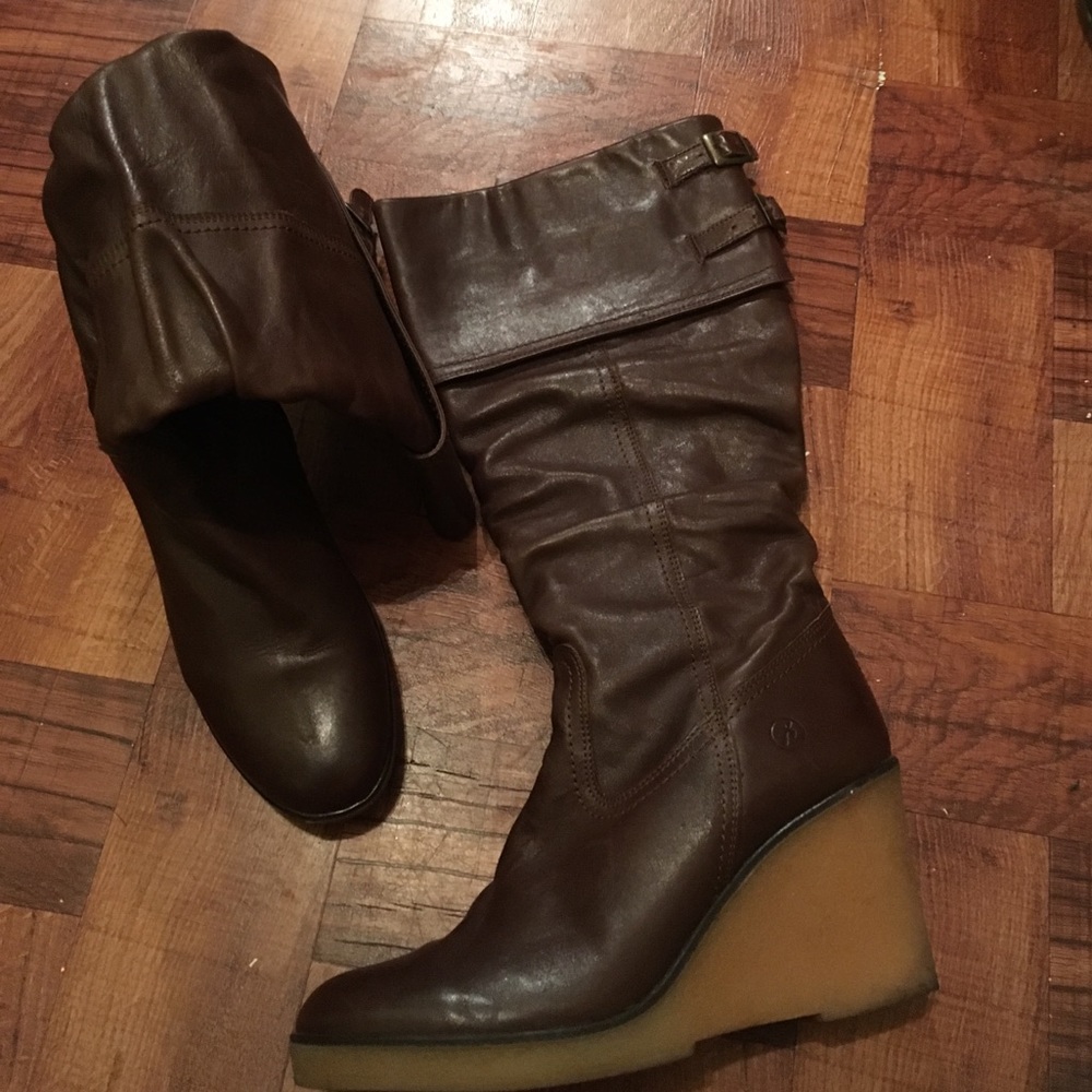 knee high brown leather boots with heel