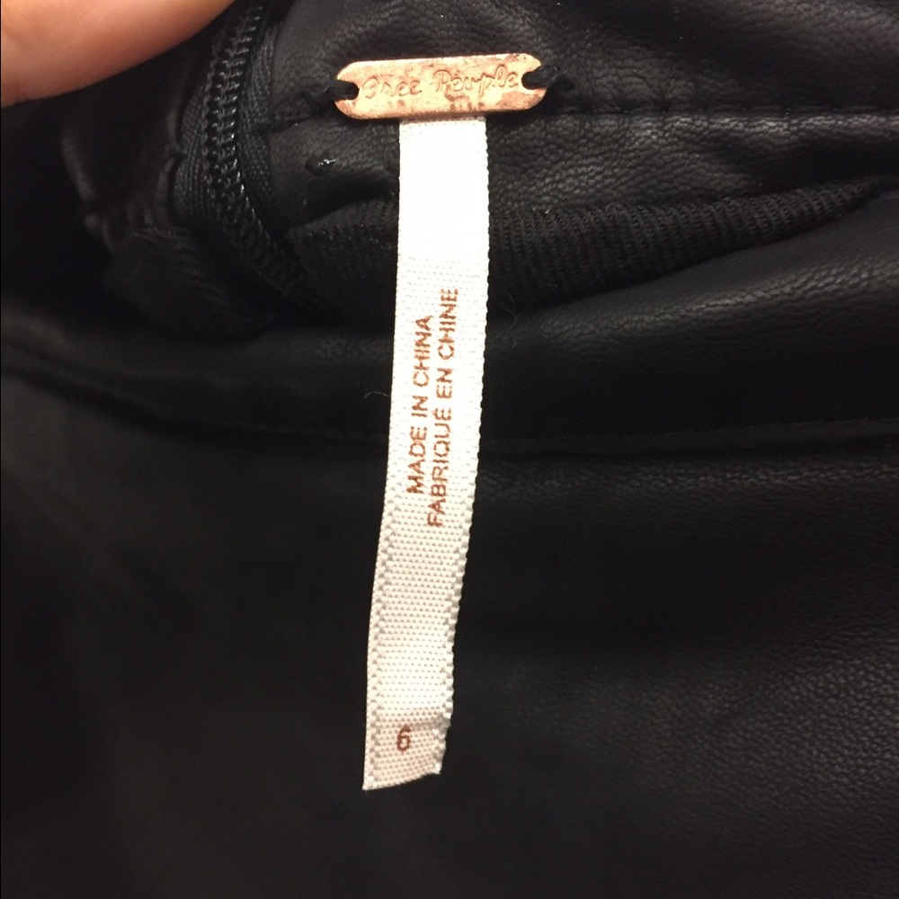 Free People Vegan Leather Skirt- Size 6 - Picture 4 of 4