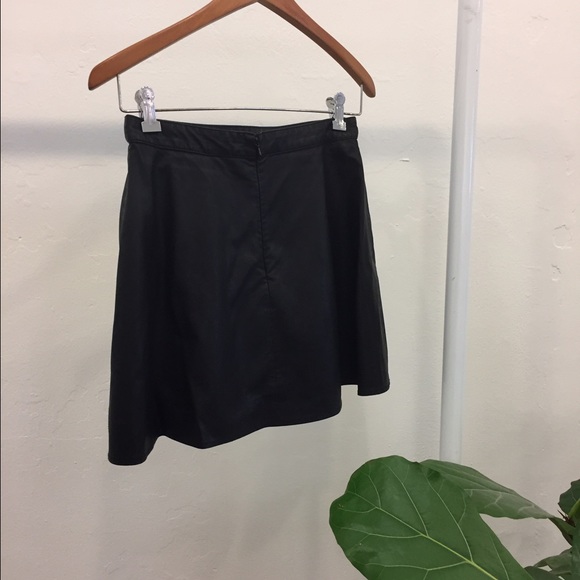 Free People Vegan Leather Skirt- Size 6 - Picture 3 of 4