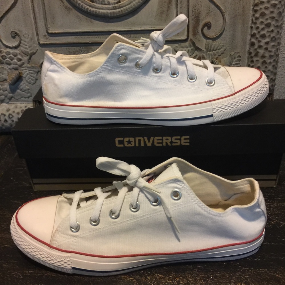 Converse white women's 10.5