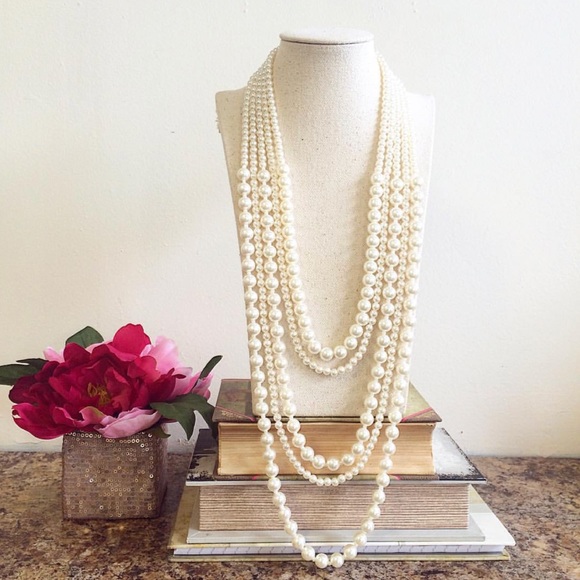 hwl boutique Jewelry - Pearl layered necklace!