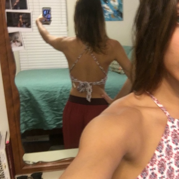 LF / Mika & Gala Coachella Halter Crop Top - Picture 8 of 8