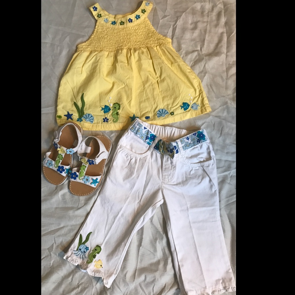 Sea Splash size 4t Outfit Sandals are size 10