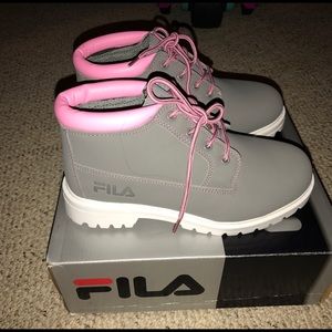 Size 9 Fila boot
