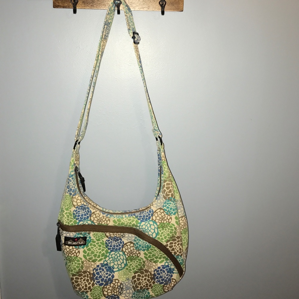 Kavu cross body bag