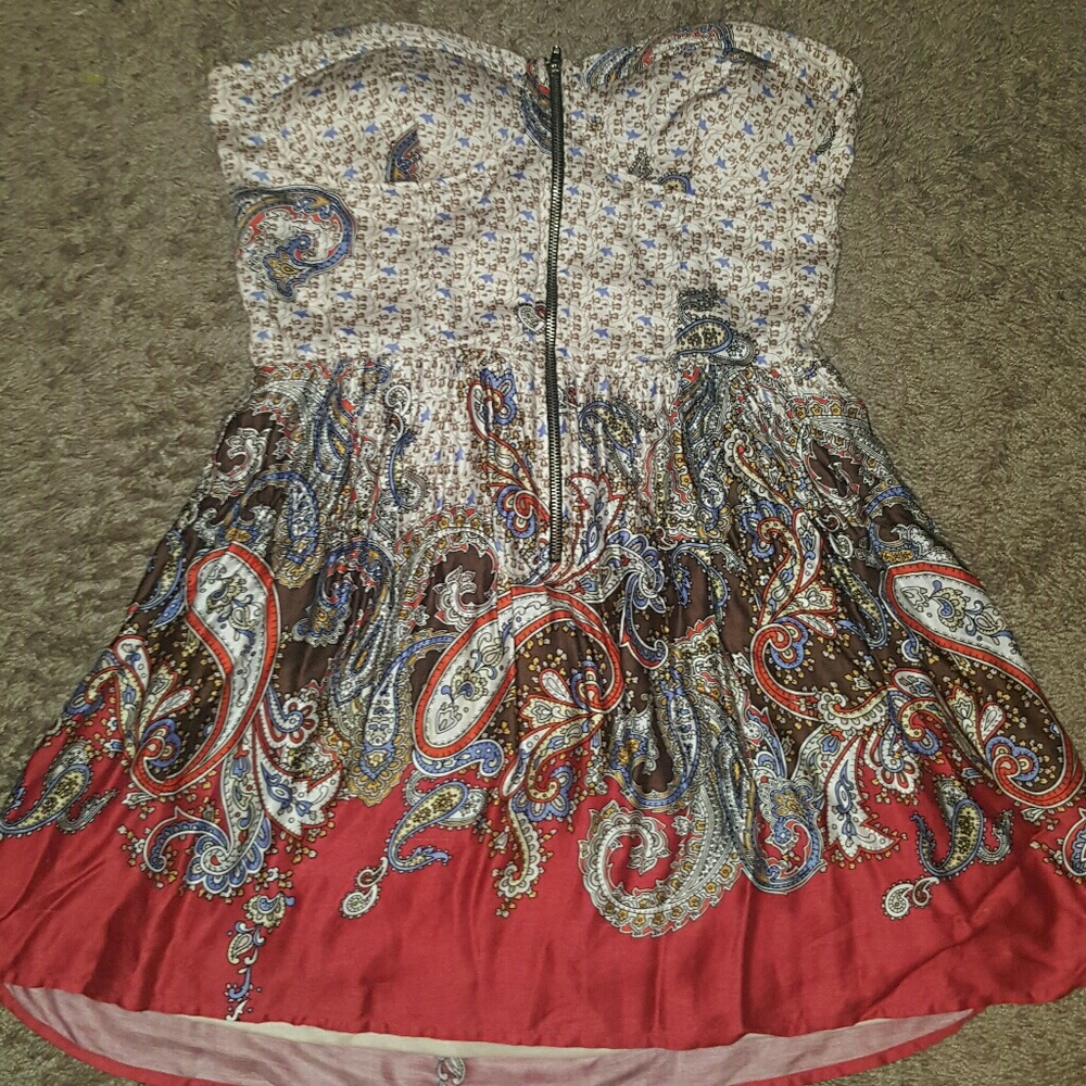 Stapless, zipper front sun dress with breast cups
