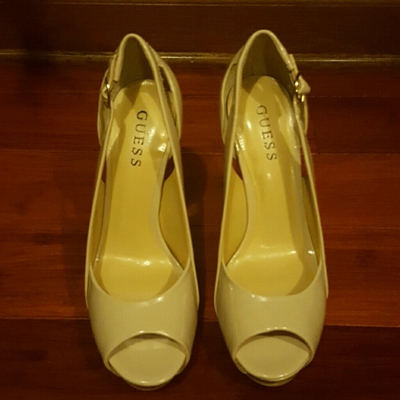 *GUESS*  SHOES - Picture 2 of 5