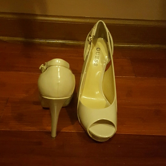 *GUESS*  SHOES - Picture 4 of 5