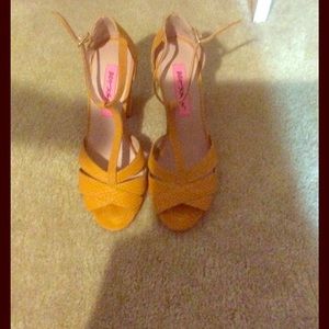 Almost new Betsy Johnson