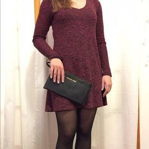 Sleek and sophisticated Michael Kors clutch!