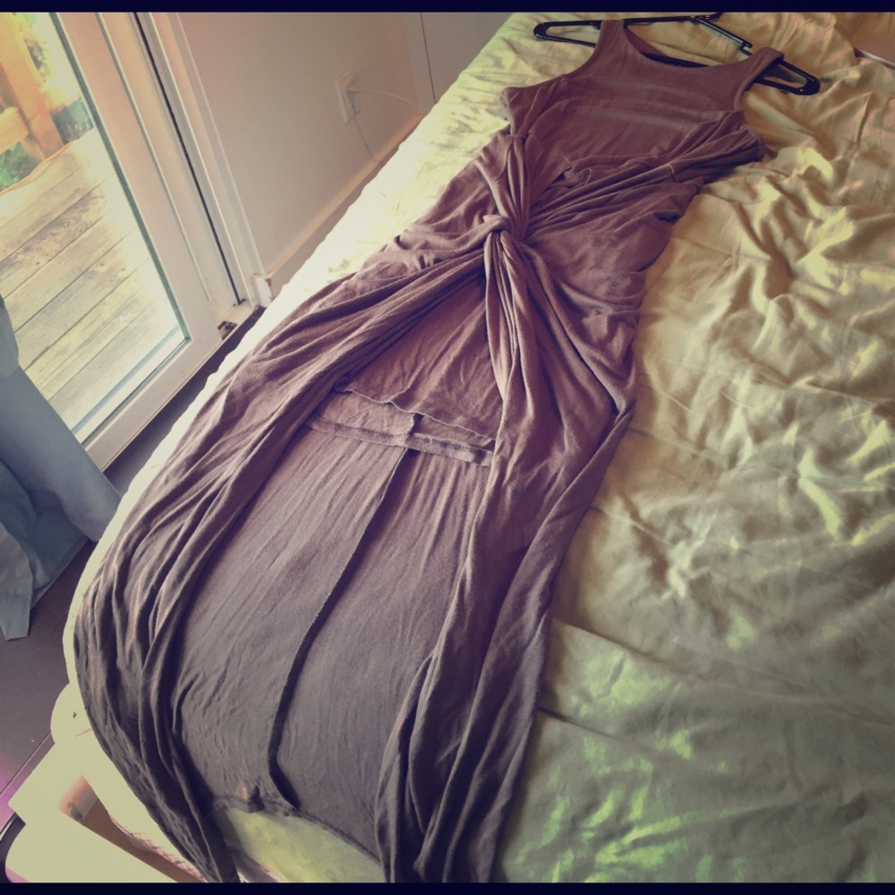 Designed in LA, low - high dress!