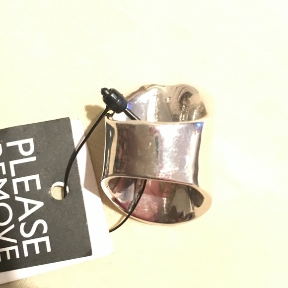 Ring - Picture 4 of 4