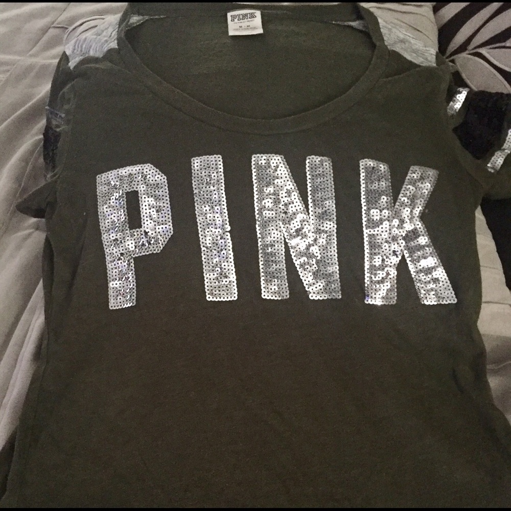 🌸PINK by VS short sleeve shirt 💚