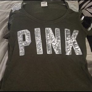 🌸PINK by VS short sleeve shirt 💚