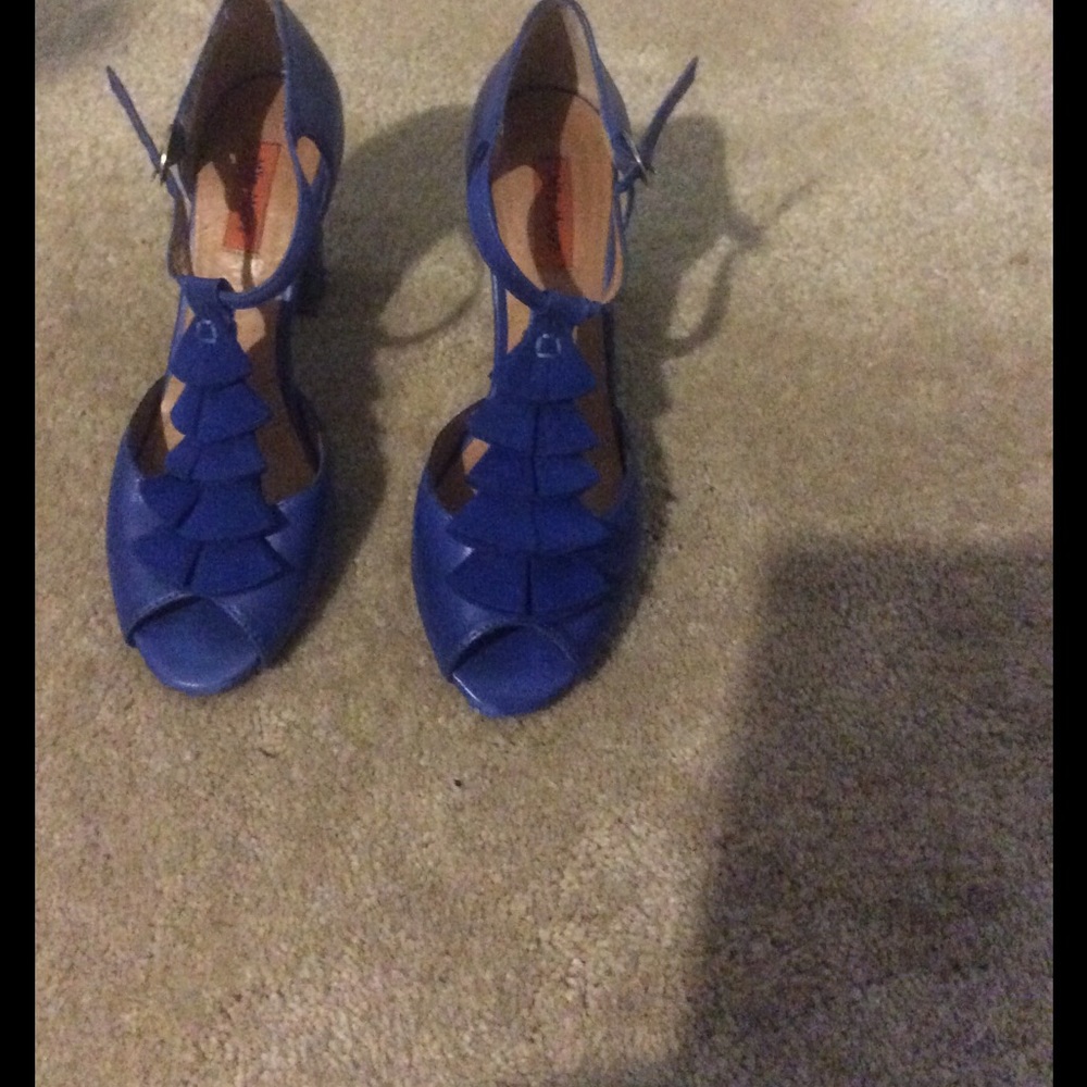 Miz Mooz wide heel shoe