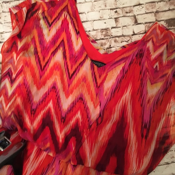 🔴Sold In bundle🔴💃Vibrant sexy dress 💃 - Picture 2 of 4