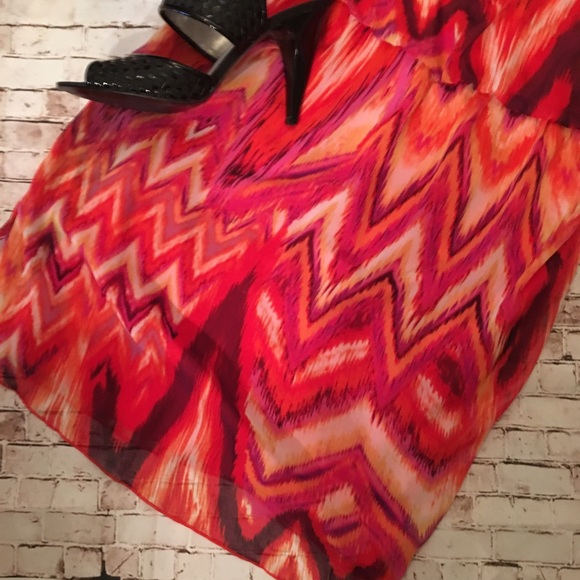 🔴Sold In bundle🔴💃Vibrant sexy dress 💃 - Picture 3 of 4