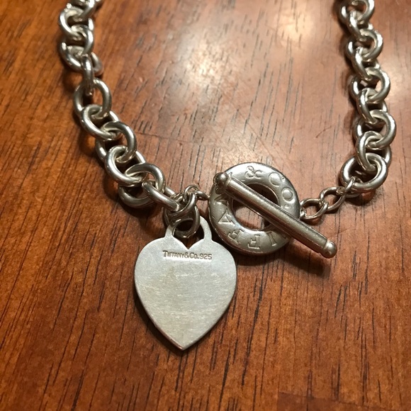 Return to Tiffany Toggle Closure Necklace - Picture 1 of 3
