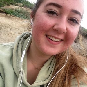 Meet your Posher, Abigail