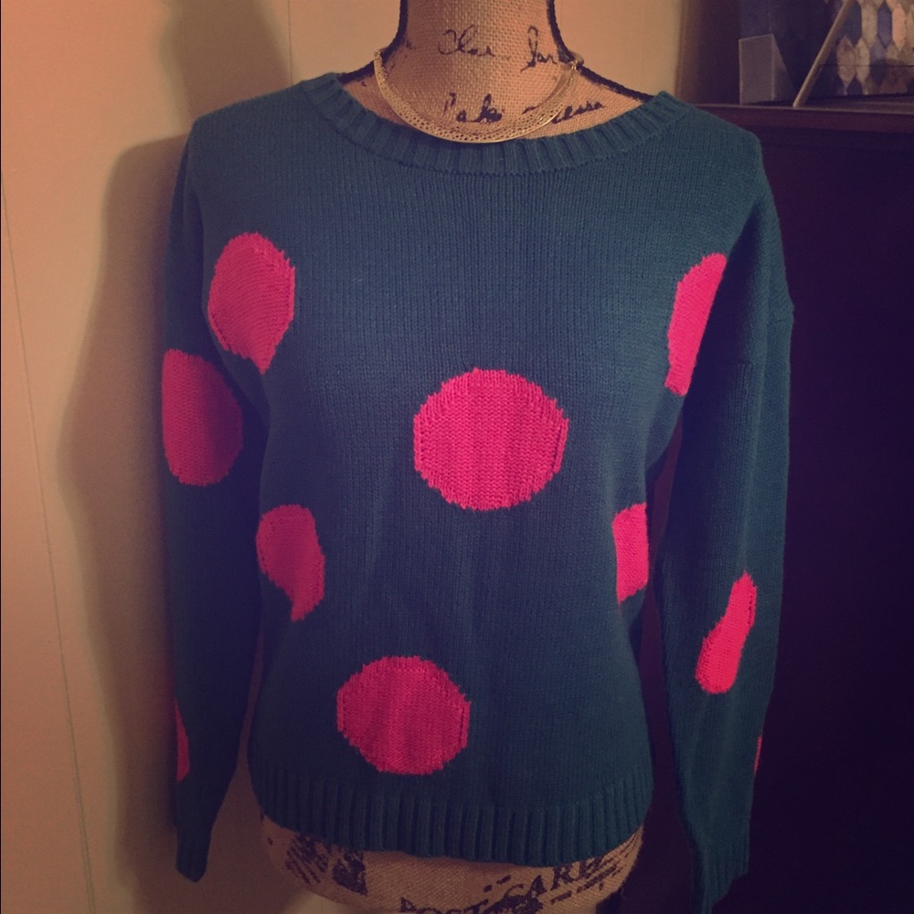 Eclectic, Green Sweater with Pink Polka Dots!🌷
