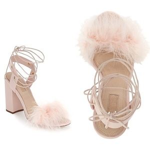 *Hard to find*- [New]Topshop feather sandals