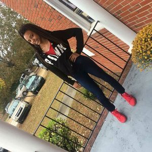 Meet your Posher, Romona