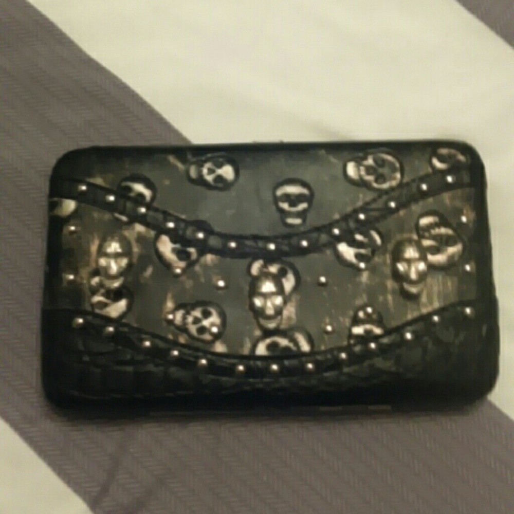 DONATED!💥 Wallet/clutch